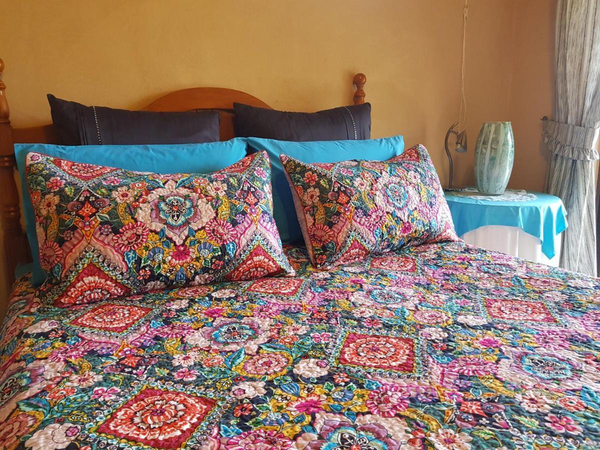 Mapleton Peaceful Provence Bnb Δωμάτιο φωτογραφία